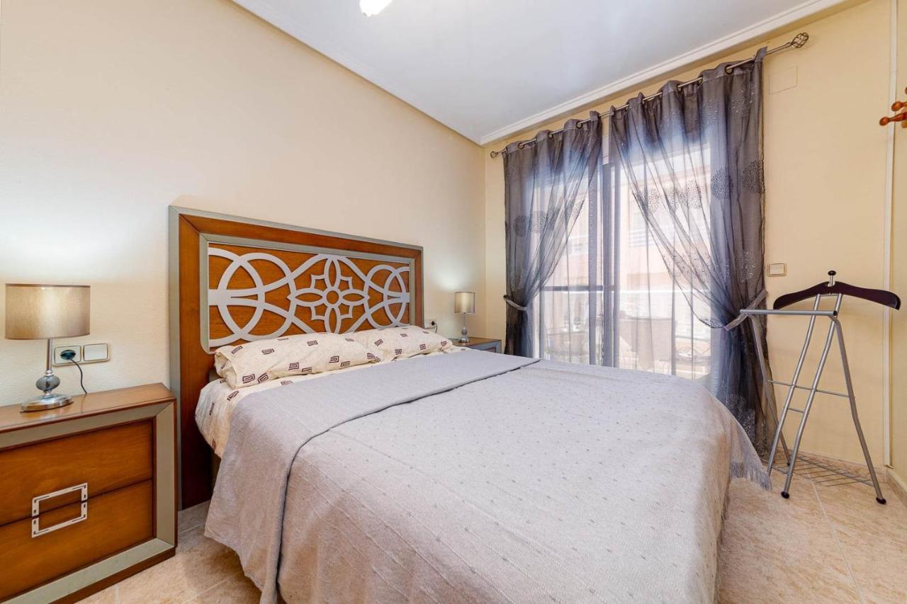 Cozy Appartment Torrevieja At Irina Esterno foto