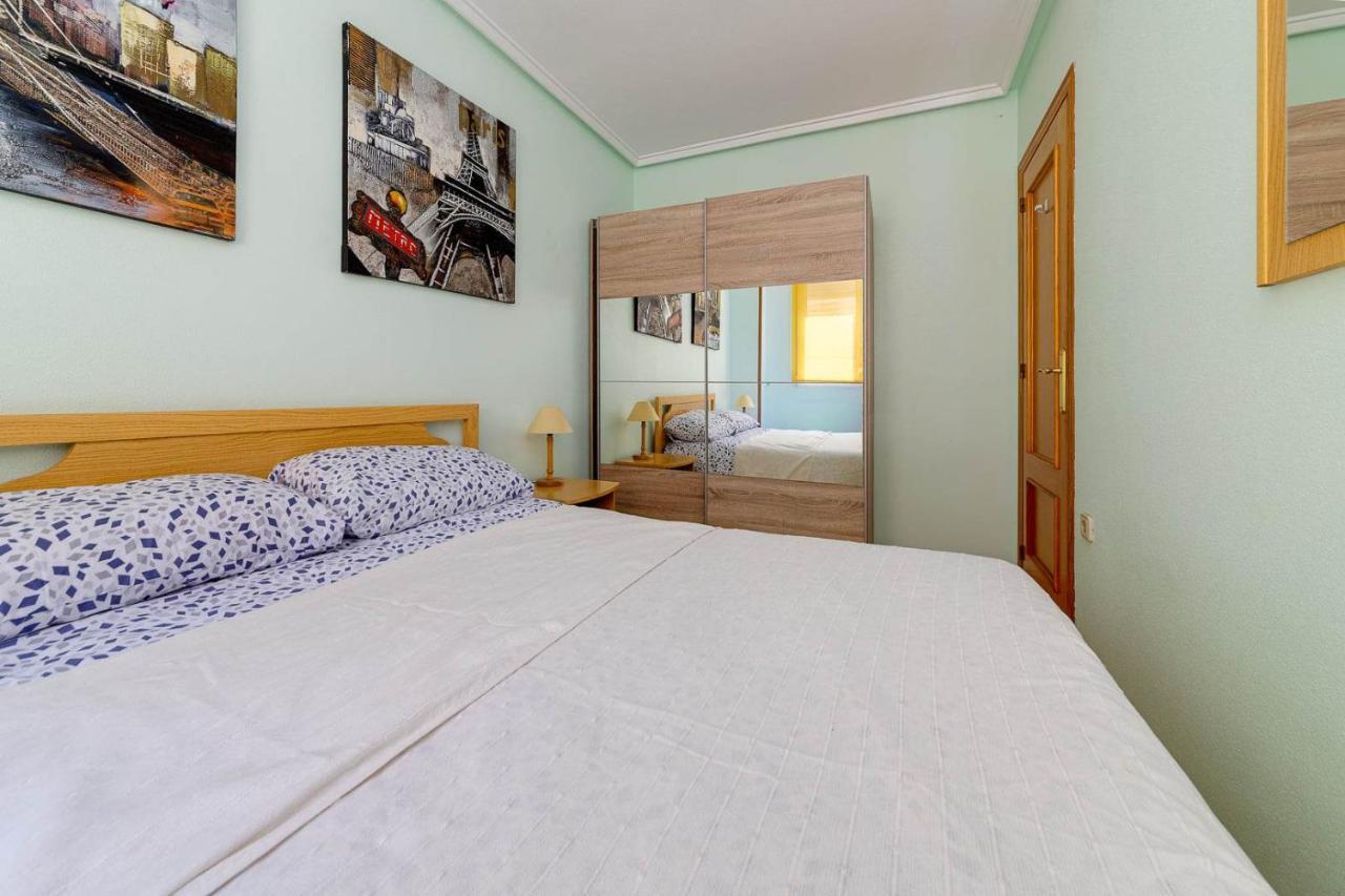 Cozy Appartment Torrevieja At Irina Esterno foto