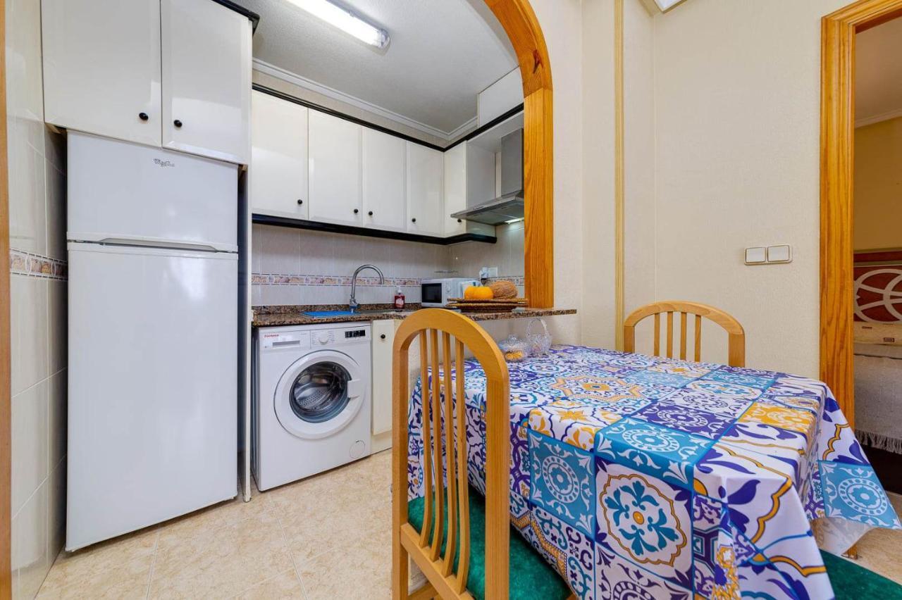 Cozy Appartment Torrevieja At Irina Esterno foto