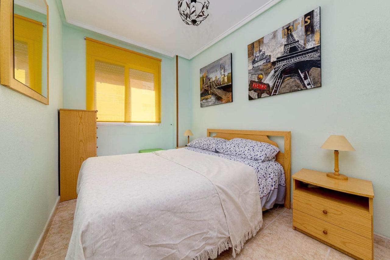 Cozy Appartment Torrevieja At Irina Esterno foto