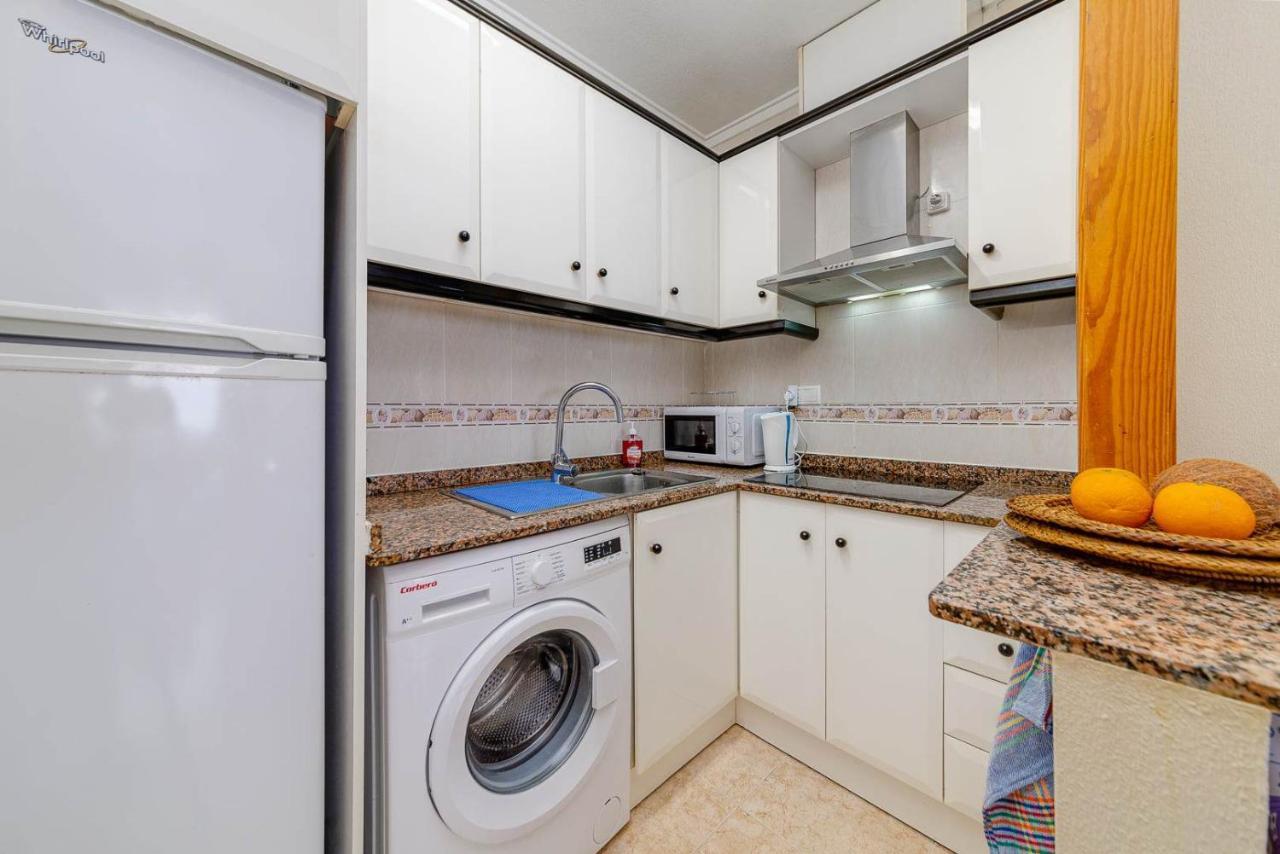 Cozy Appartment Torrevieja At Irina Esterno foto