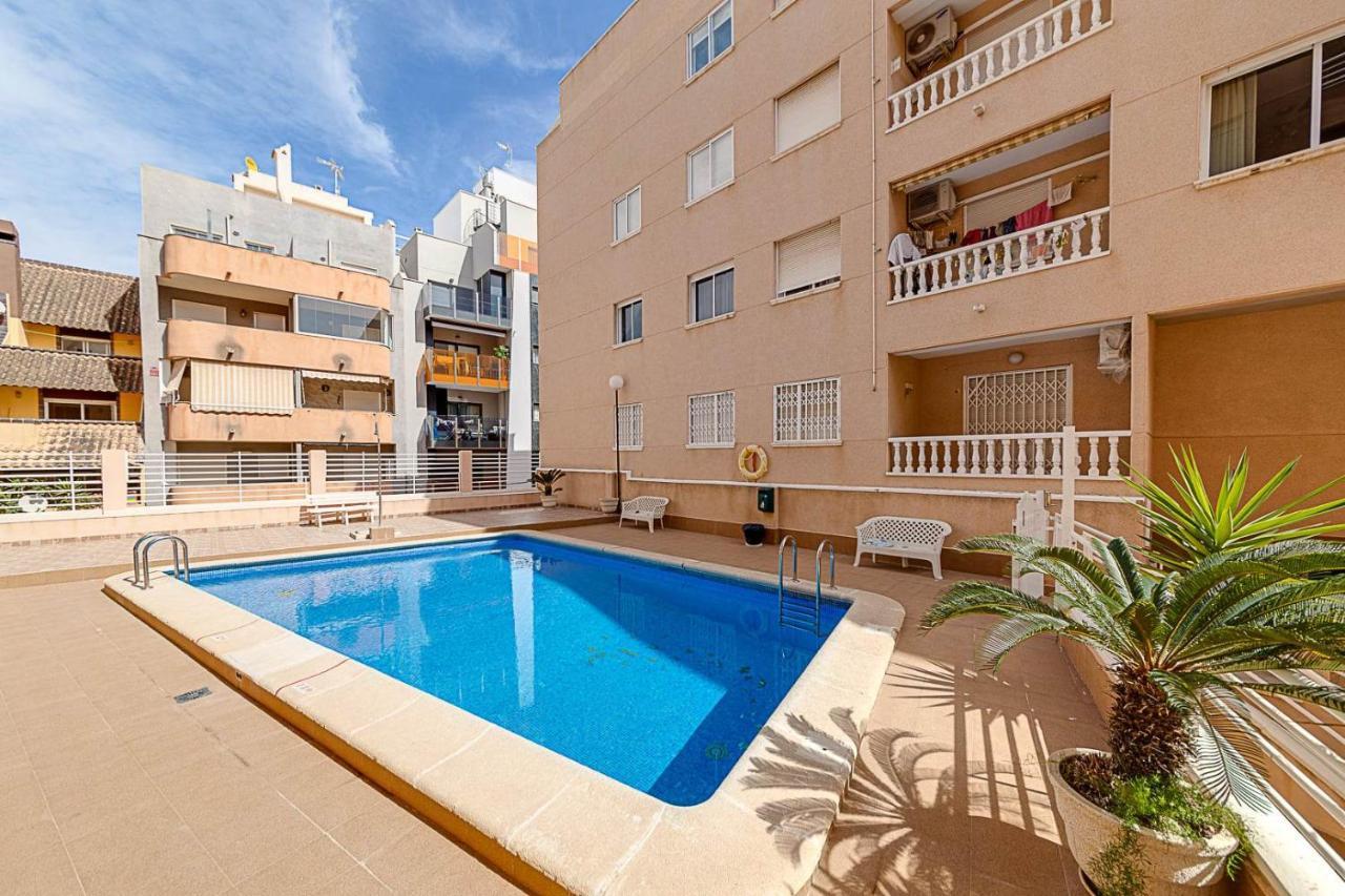 Cozy Appartment Torrevieja At Irina Esterno foto